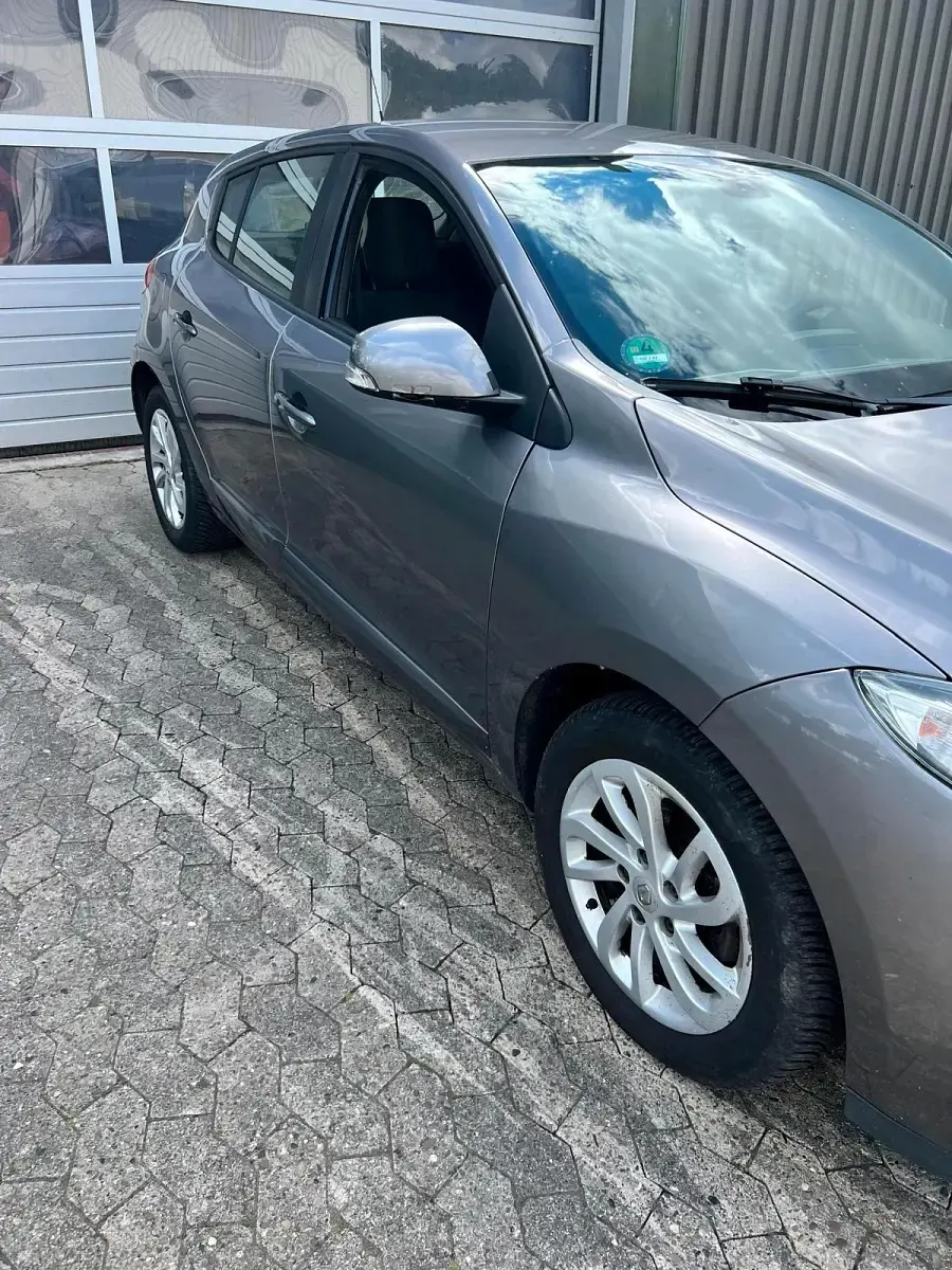 Gebraucht Renault Mégane Initiale Paris 116 PS (85 kW) 2014 Grau Limousine