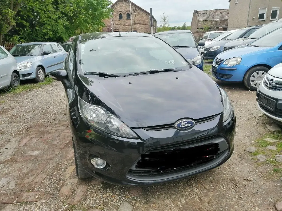 Gebraucht Ford Fiesta Trend 65 PS (47 kW) 2012 Schwarz Kleinwagen