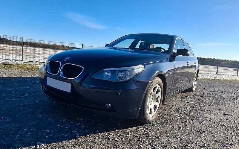 Gebraucht BMW 523 177 PS (130 kW) 2005 Blau Limousine