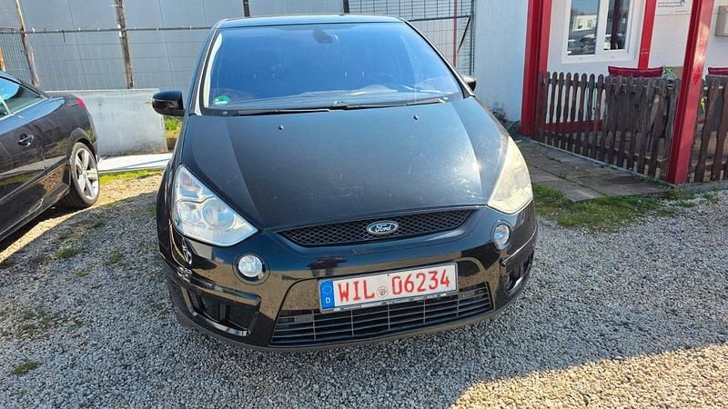 Gebraucht Ford S-MAX Titanium 140 PS (102 kW) 2009 Schwarz Van / Kleinbus