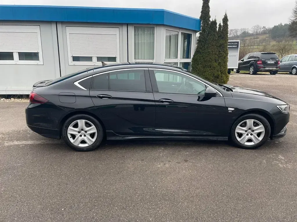 Gebraucht Opel Insignia Dynamic 170 PS (125 kW) 2017 Schwarz Limousine