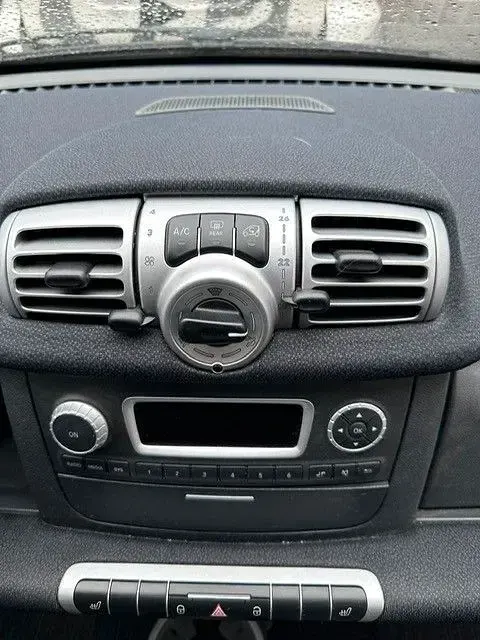 Gebraucht Smart ForTwo Cabrio Pure 71 PS (52 kW) 2012 Schwarz Cabrio
