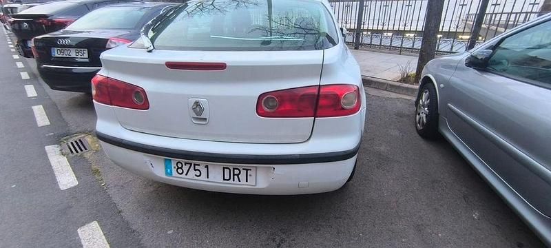 Gebraucht Renault Laguna II Dynamique 110 PS (80 kW) 2005 Weiß Limousine