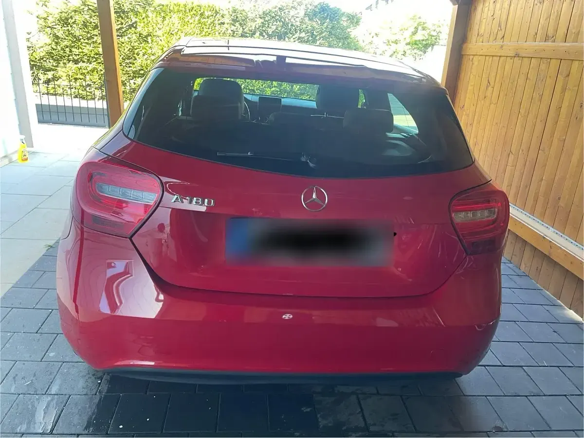 Gebraucht Mercedes A180 Style 122 PS (89 kW) 2012 Rot Kleinwagen