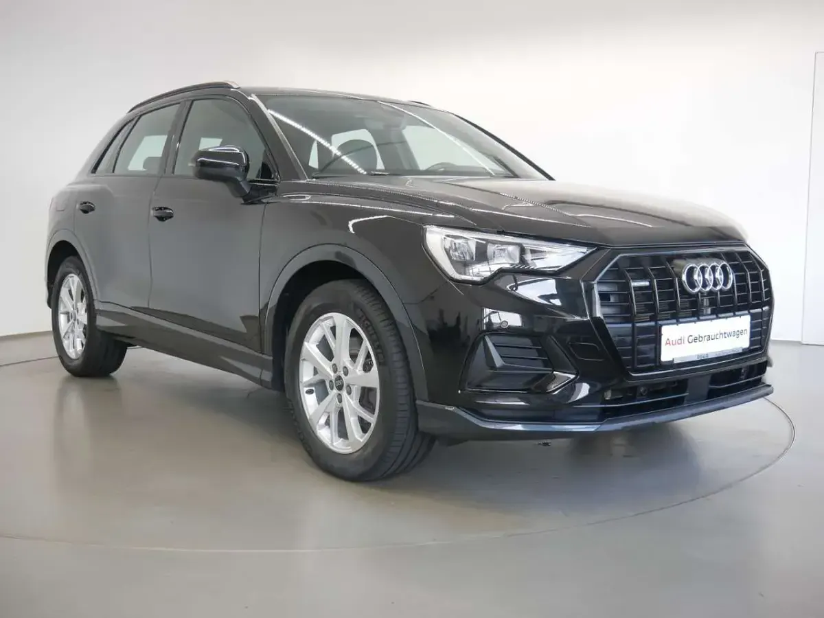 Gebraucht Audi Q3 Advanced 150 PS (110 kW) 2022 Mythosschwarz metallic SUV