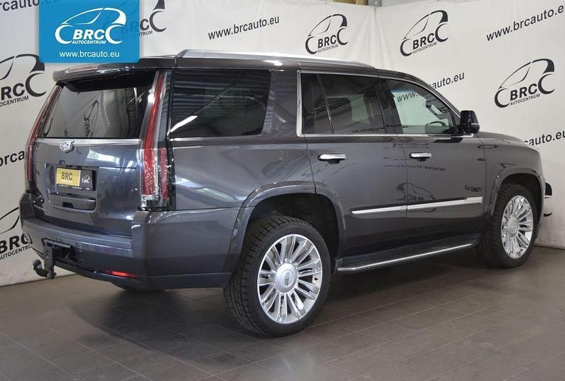 Gebraucht Cadillac Escalade 426 PS (313 kW) 2016 Grau SUV