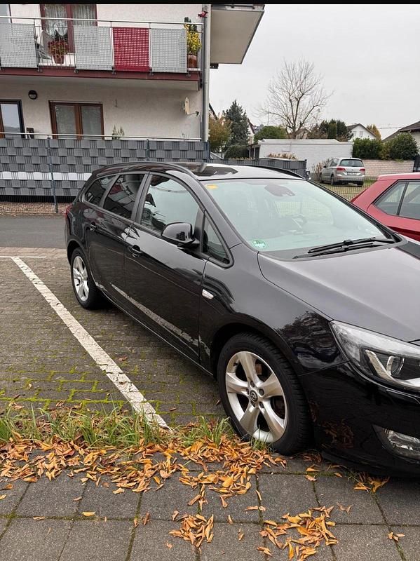 Usata Opel Astra 125 CV (91 kW) 2011 Nero Station wagon
