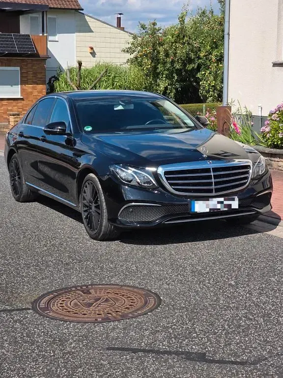 Second-hand Mercedes E220 194 CP (142 kW) 2016 Negru Berlinǎ