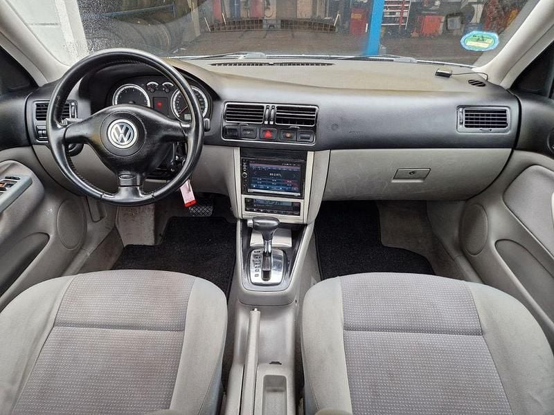 Gebraucht VW Bora Highline 102 PS (75 kW) 2001 Grün Limousine