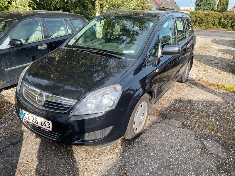 Schwarz Gebraucht 2014 Opel Zafira Family Van / Kleinbus | 2.400 € (Superpreis) - Bild 1/4