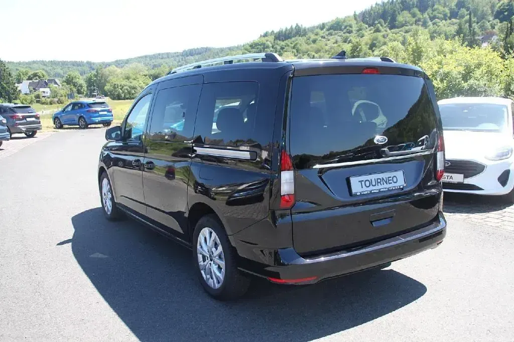 Gebraucht Ford Grand Tourneo Connect Titanium 122 PS (89 kW) 2025 Schwarz Van / Kleinbus