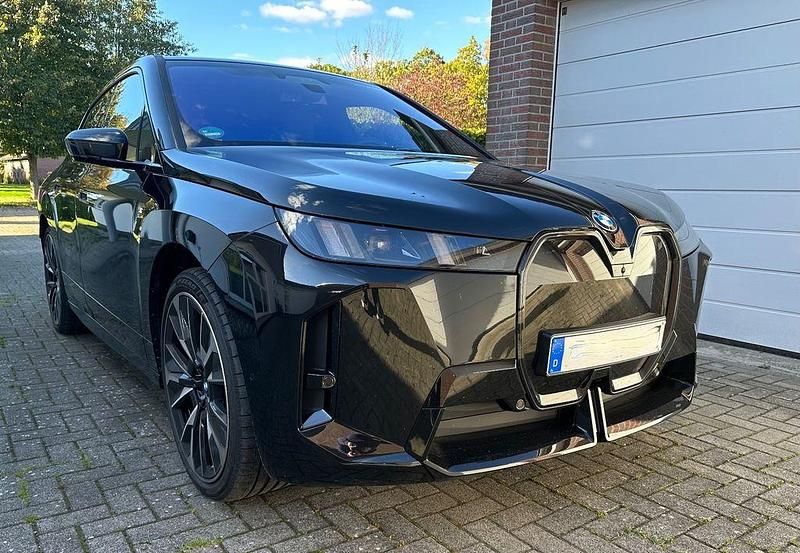 Schwarz Gebraucht 2025 BMW iX Sport Line SUV | 97.500 € - Bild 1/4