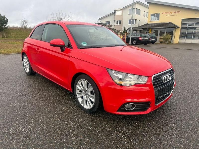 Gebraucht Audi A1 Ambition 86 PS (63 kW) 2013 Rot Kleinwagen