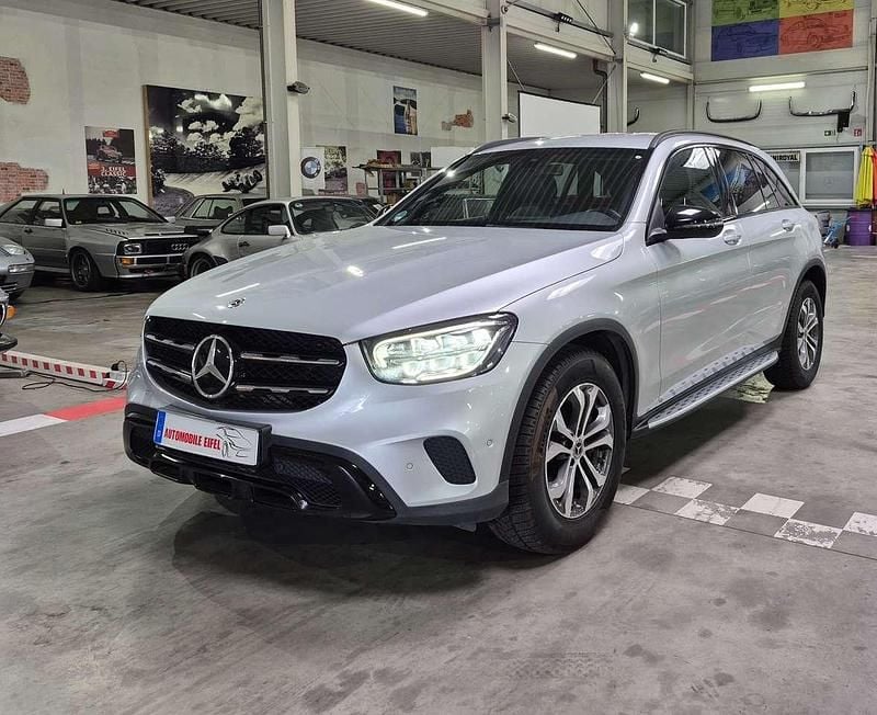 Iridiumsilber metalliclack Gebraucht 2020 Mercedes GLC220 AMG SUV | 29.990 € (Superpreis) - Bild 1/2