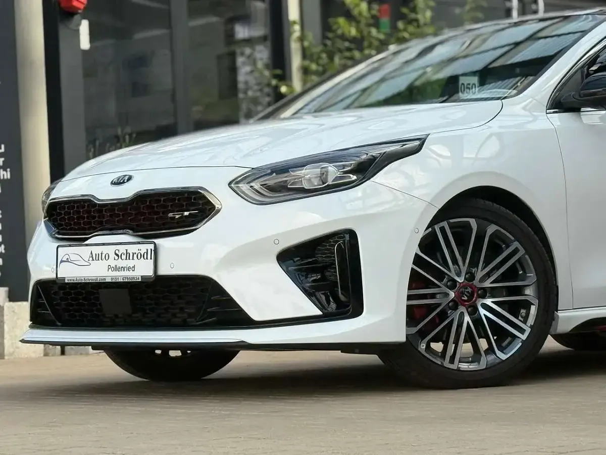 Gebraucht Kia Ceed GT GT 204 PS (150 kW) 2019 Weiß Limousine