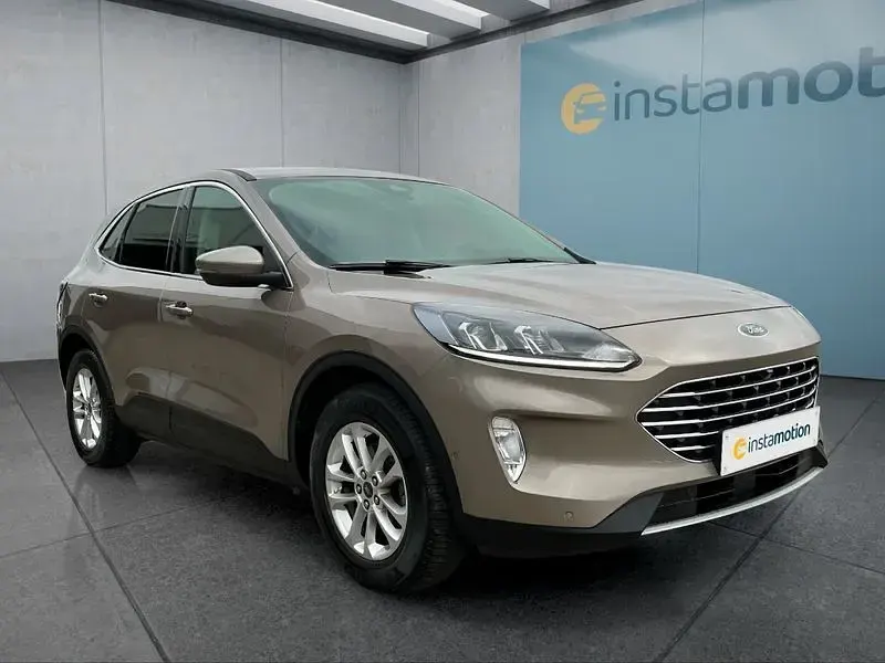 Gebraucht Ford Kuga 150 PS (110 kW) 2020 Silber SUV