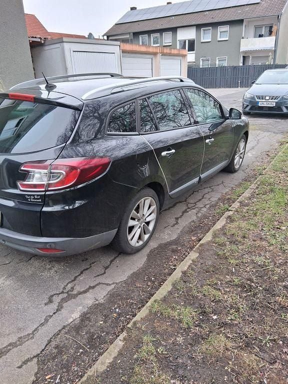 Gebraucht Renault Mégane III 140 PS (102 kW) 2010 Schwarz Limousine