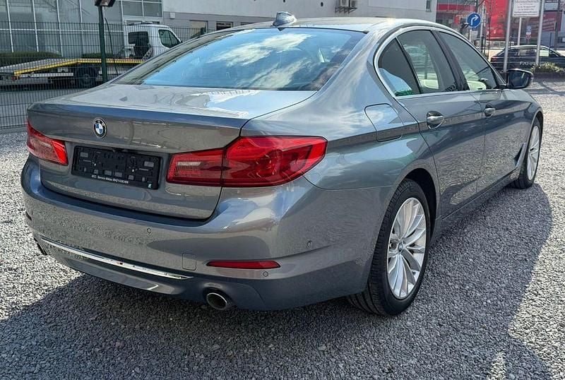 Gebraucht BMW 530 Luxury Line 252 PS (185 kW) 2018 Blau Limousine