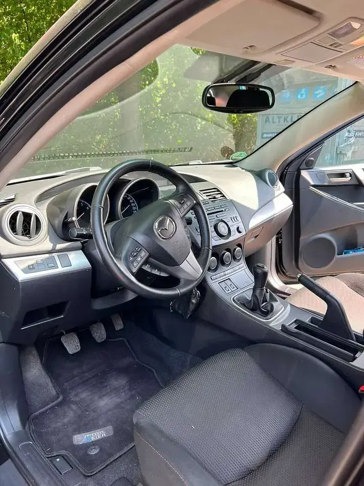 Gebraucht Mazda 3 Prime-Line 105 PS (77 kW) 2013 Schwarz Limousine