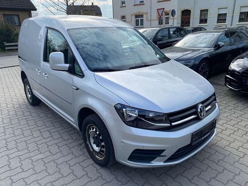 Usata VW Caddy 122 CV (89 kW) 2018 Argento Monovolume