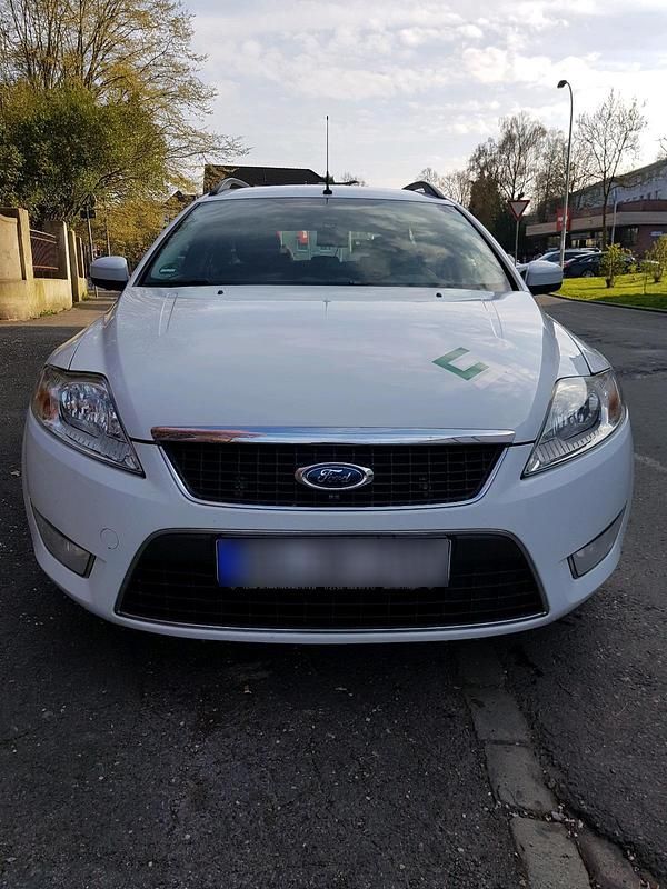 Gebraucht Ford Mondeo 125 PS (91 kW) 2009 Kombi