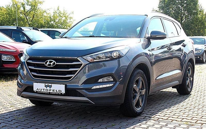 Grau Gebraucht 2016 Hyundai Tucson Intro Edition SUV | 16.950 € (Guter Preis) - Bild 1/4