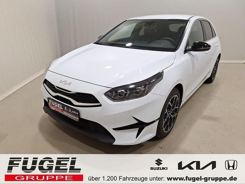 Weiß Neu 2025 Kia Ceed Kleinwagen | 24.399 € (Guter Preis) - Bild 1/4