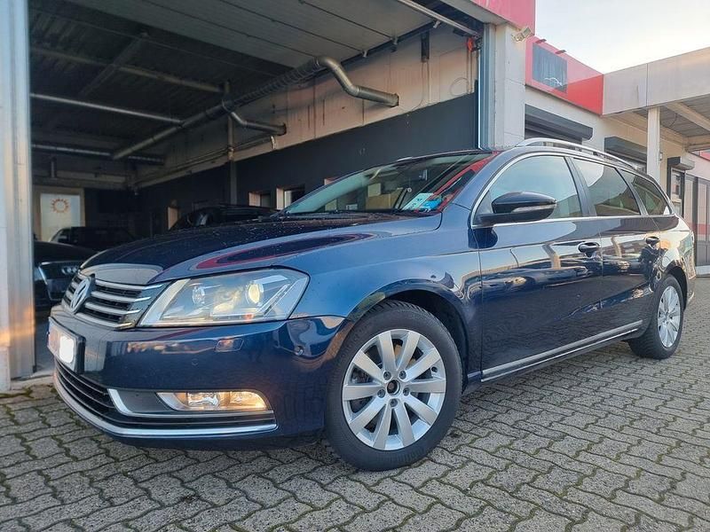 Second-hand VW Passat Edition 140 CP (102 kW) 2014 Albastru Break