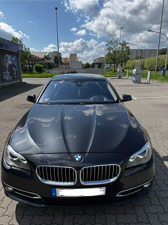 Schwarz Gebraucht 2013 BMW 530 Luxury Line Limousine | 21.999 € (Teuer) - Bild 1/4