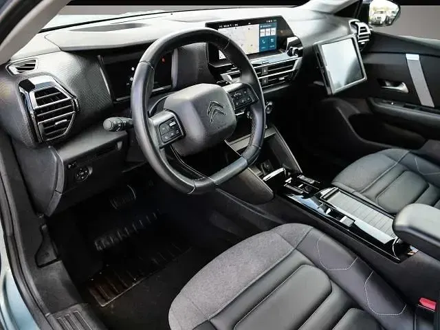 Gebraucht Citroën C4 Shine 131 PS (96 kW) 2023 Manufacturer SUV