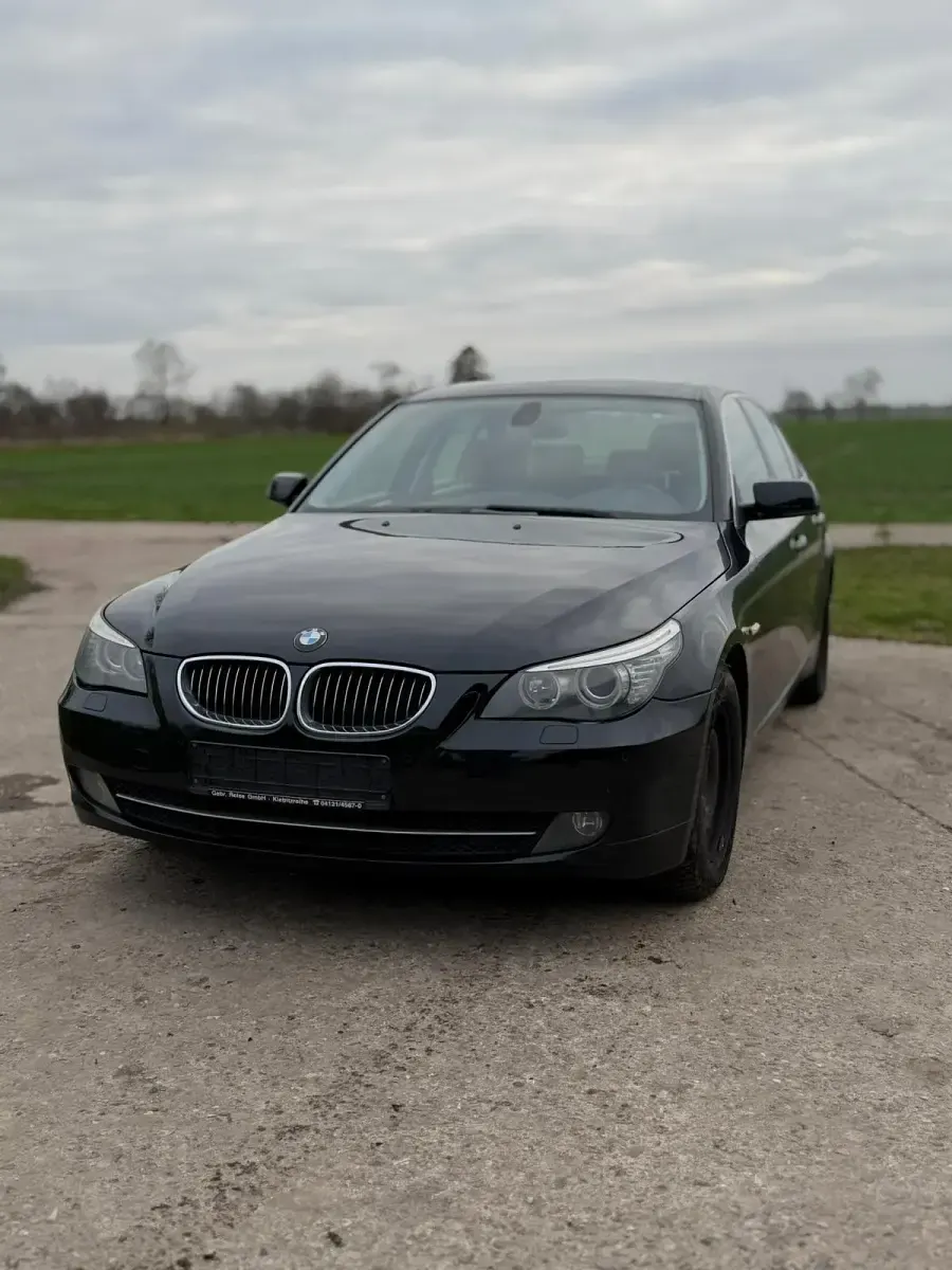 Gebraucht BMW 523 190 PS (139 kW) 2008 Schwarz Limousine