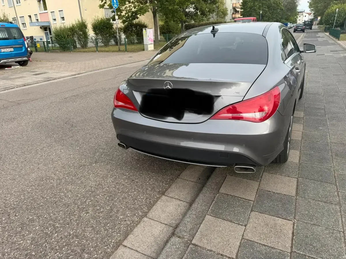 Gebraucht Mercedes CLA180 108 PS (79 kW) 2015 Grau Limousine