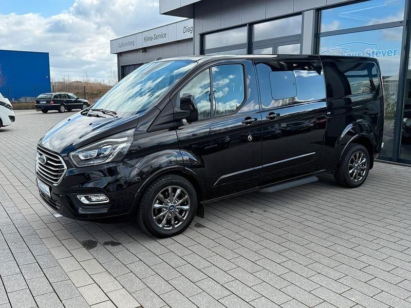Gebraucht Ford Tourneo 170 PS (125 kW) 2022 Schwarz Kombi