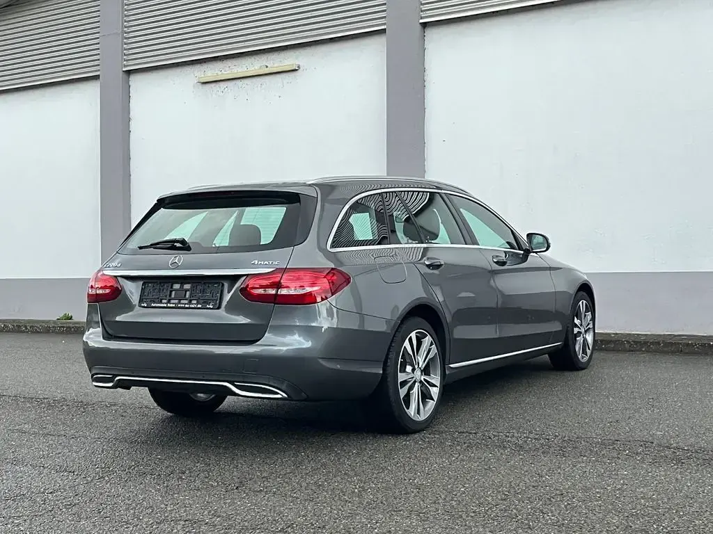 Gebraucht Mercedes C220 170 PS (125 kW) 2016 Grau Kombi