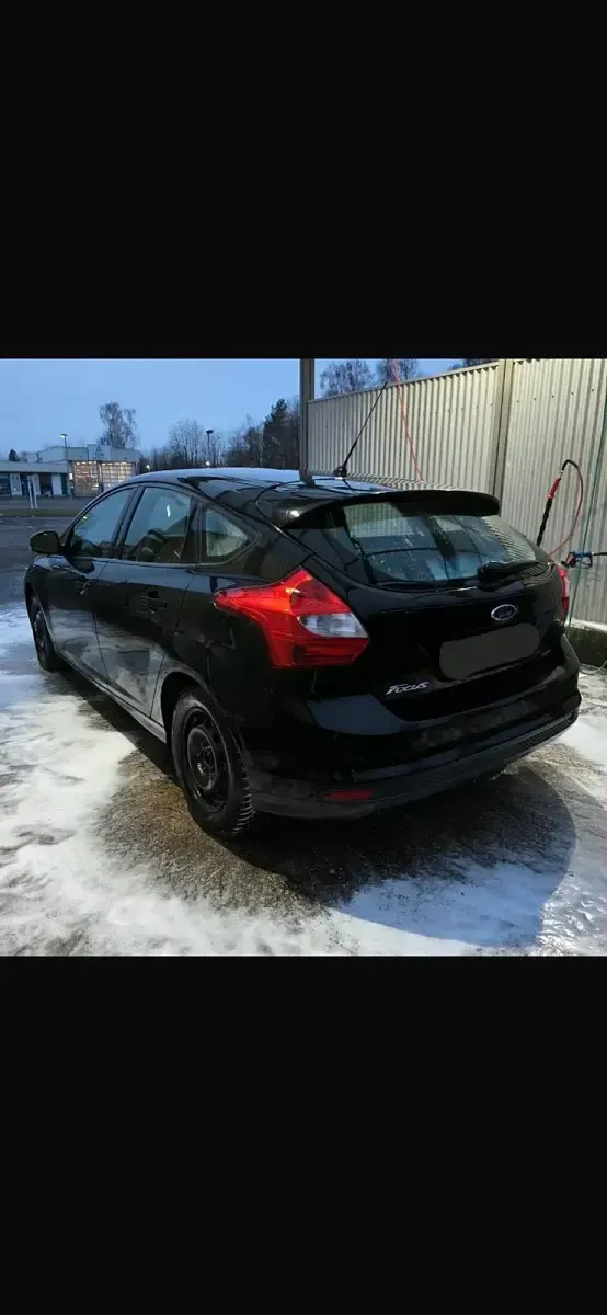Używany Ford Focus 100 KM (73 kW) 2014 Sedan/Limuzyna