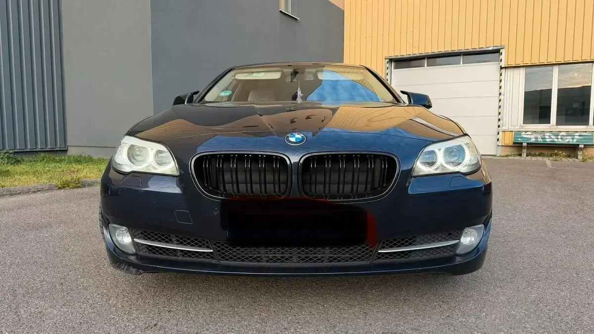 Gebraucht BMW 520 184 PS (135 kW) 2013 Blau Limousine