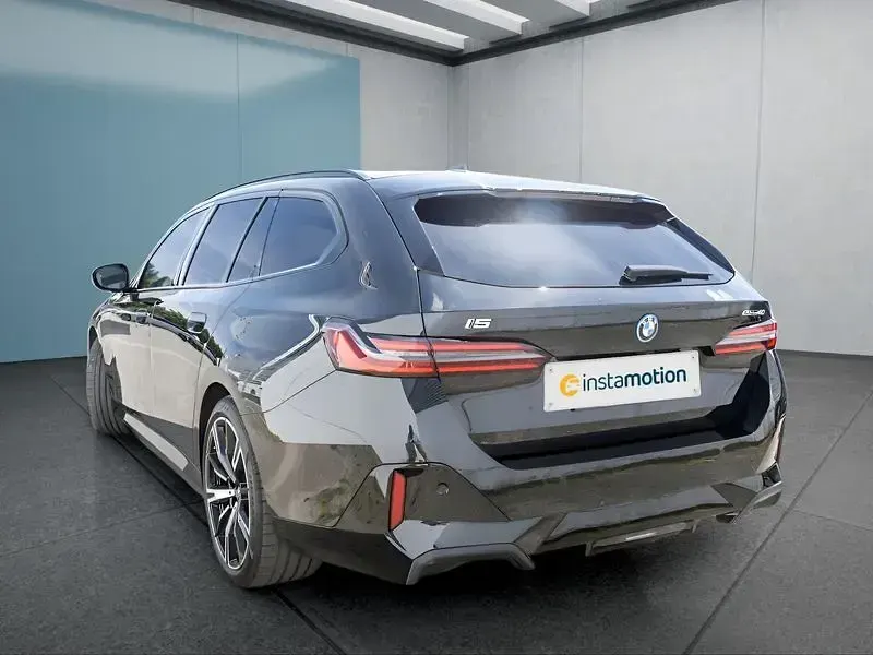Gebraucht BMW i5 250 kW (340 PS) 2025 Schwarz Kombi