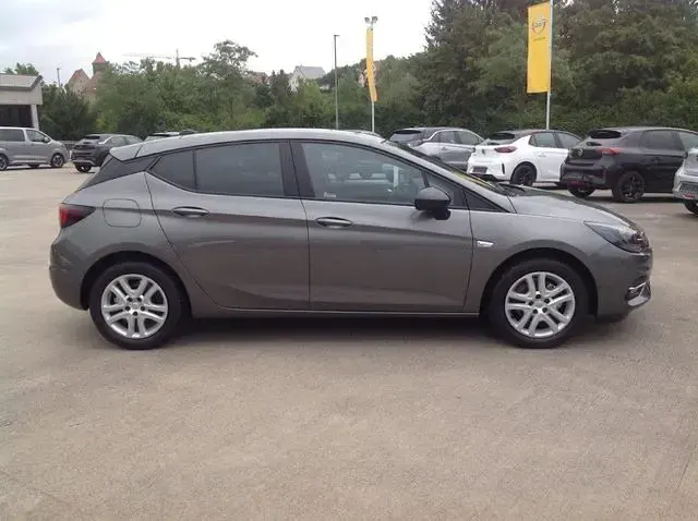 Gebraucht Opel Astra Edition 131 PS (96 kW) 2022 Grau (quarz grau) Kleinwagen