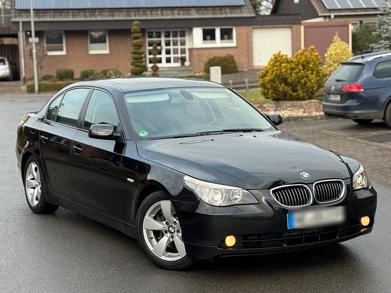 Schwarz Gebraucht 2004 BMW 545 Limousine | 7.300 € (Fairer Preis) - Bild 1/4
