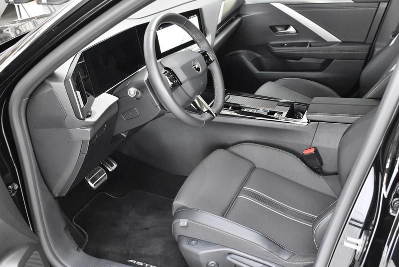 Gebraucht Opel Astra 131 PS (96 kW) 2024 Karbon schwarz met. Kombi