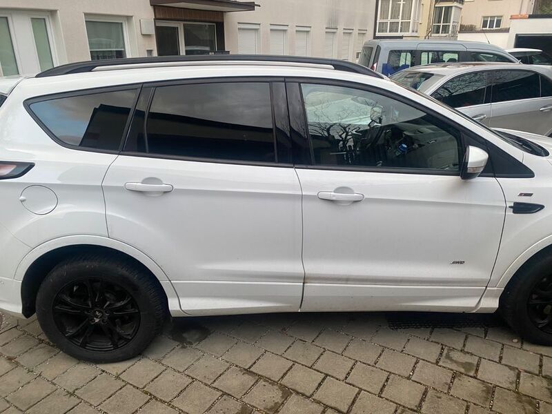 Weiß Gebraucht 2017 Ford Kuga ST-Line SUV | 15.700 € (Fairer Preis) - Bild 1/4