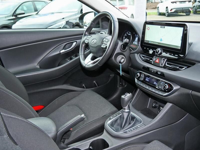 Gebraucht Hyundai i30 Trend 120 PS (88 kW) 2022 Teal blue Limousine