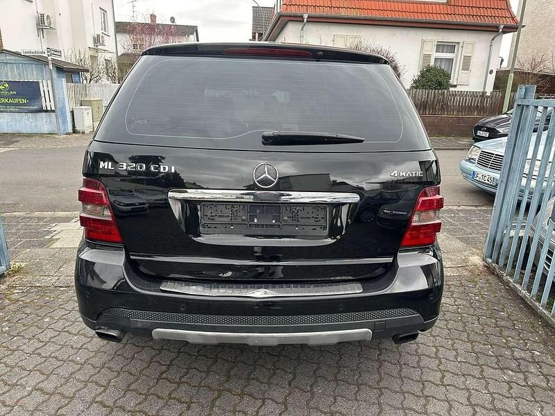 Gebraucht Mercedes ML320 224 PS (164 kW) 2007 Obsidianschwarz  metalliclack SUV