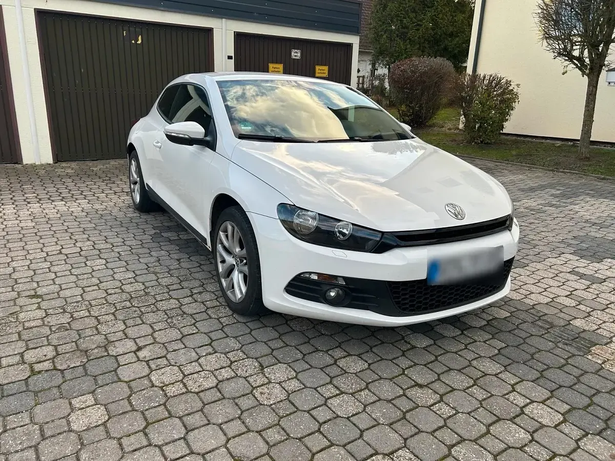 Usata VW Scirocco 122 CV (89 kW) 2009 Bianco Coupé