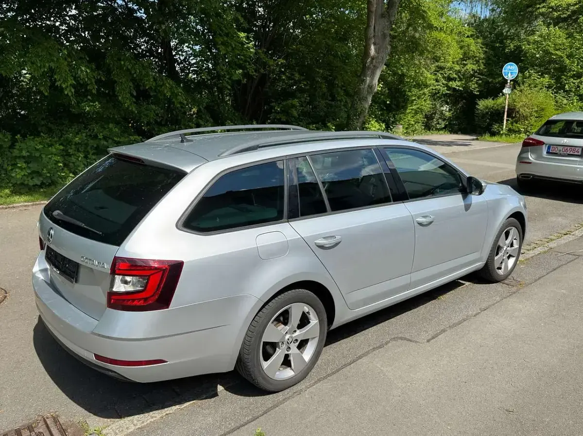 Gebraucht Skoda Octavia 116 PS (85 kW) 2018 Brilliantsilber metallic Kombi