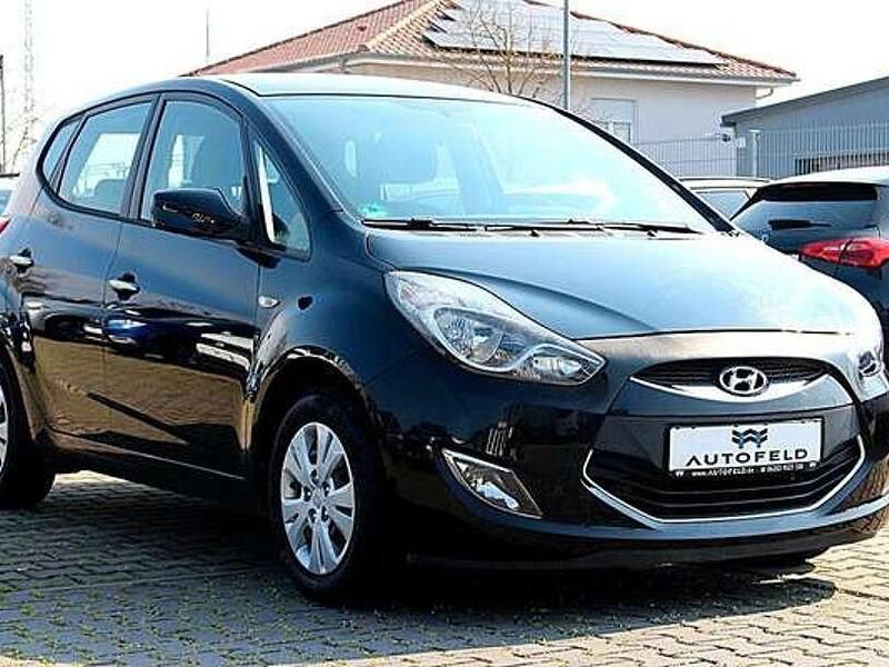 Gebraucht Hyundai i10 90 PS (66 kW) 2012 Schwarz Kleinwagen
