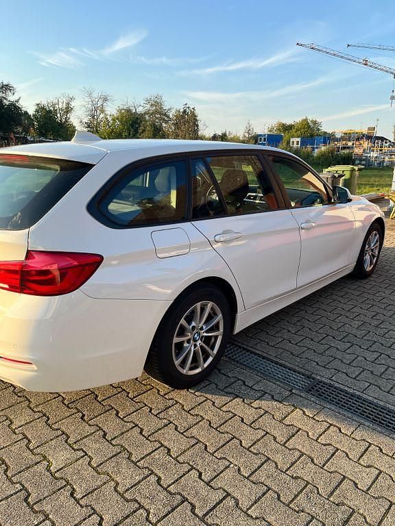 Gebraucht BMW 318 Advantage 150 PS (110 kW) 2016 Weiß Kombi