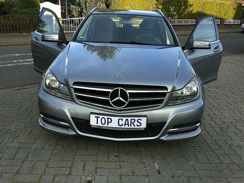 Palladiumsilber metalliclack Gebraucht 2013 Mercedes C180 Kombi | 8.600 € (Fairer Preis) - Bild 1/4