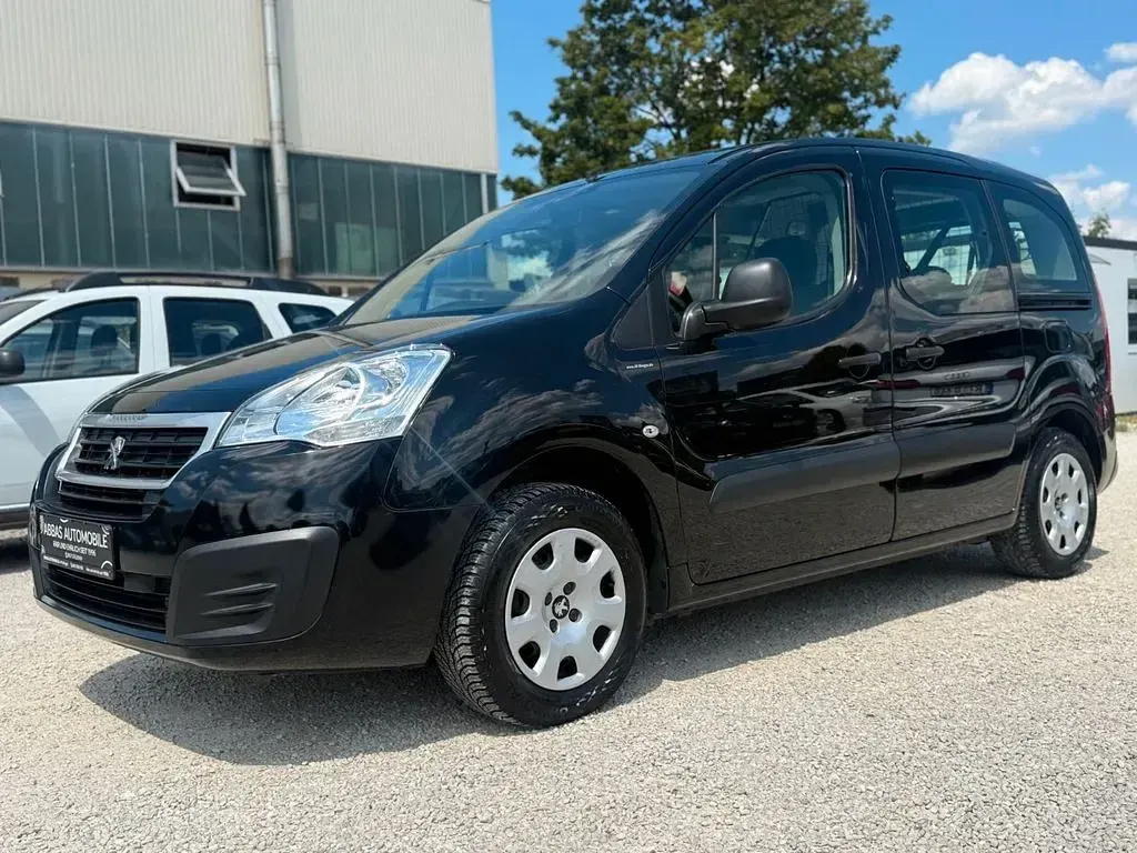 Gebraucht Peugeot Partner Tepee Active 110 PS (80 kW) 2017 Noir onyx Van / Kleinbus