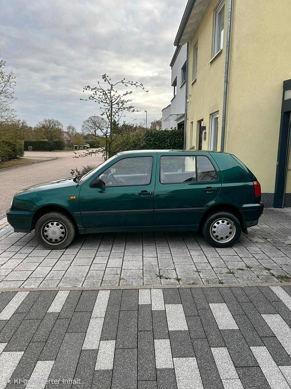 Gebraucht VW Golf III 90 PS (66 kW) 1997 Grün Kleinwagen